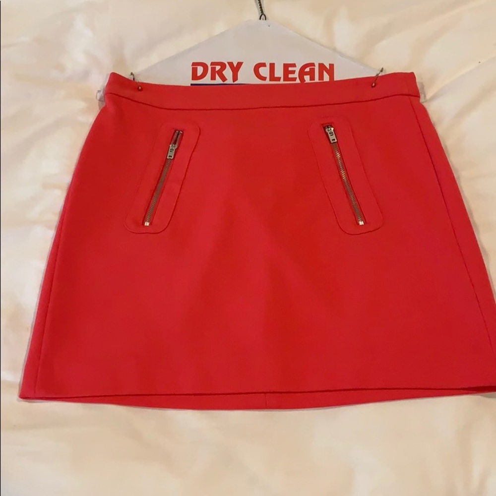 Gap skirt
